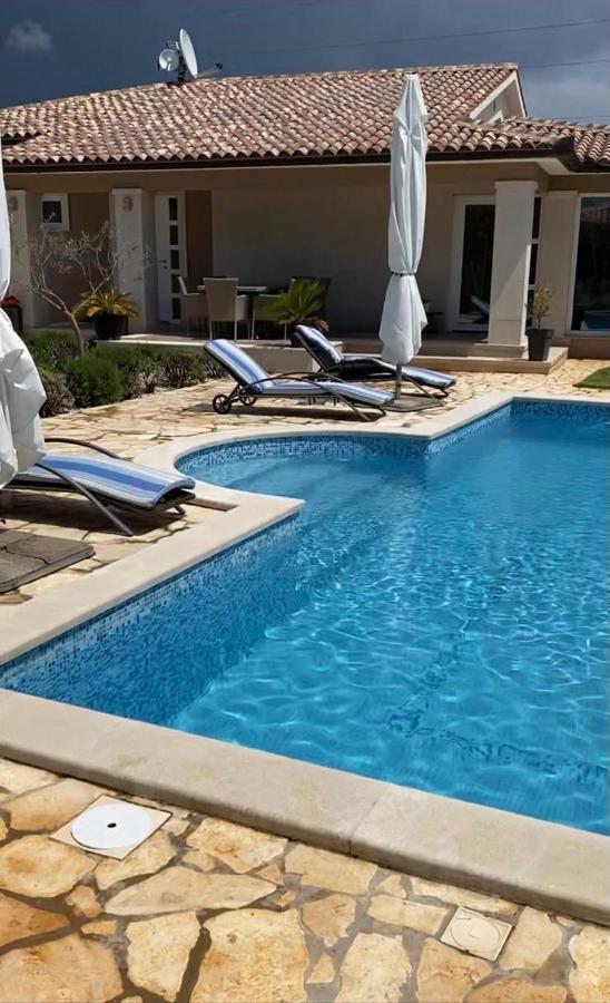 Villa Zafirah بولا المظهر الخارجي الصورة