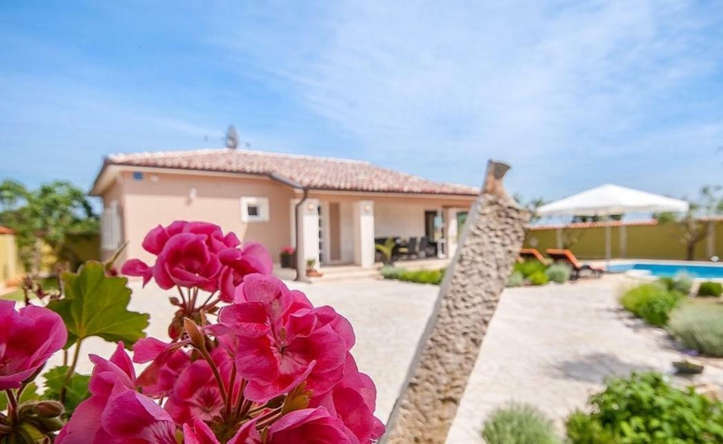Villa Zafirah بولا المظهر الخارجي الصورة